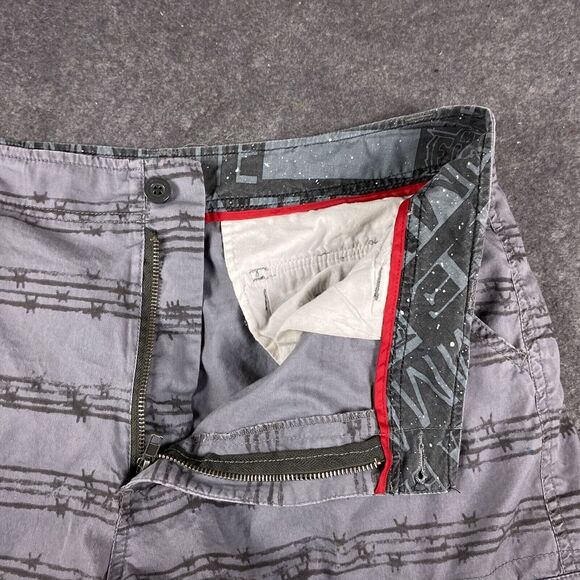 MMA Elite Shorts Mens 36 Gray Barbed Wire Print Cargo Y2K - Picture 10 of 15